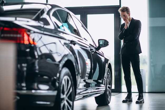 Модель в коллекции роскошных автомобилей: редкое произведение искусства