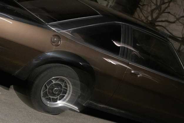 Технологические инновации в автомобилях Aston Martin