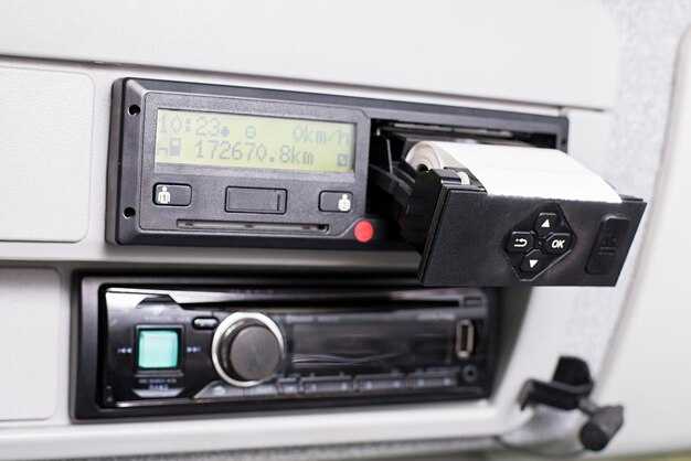 Настройка FM/AM радиостанций на Roadrover