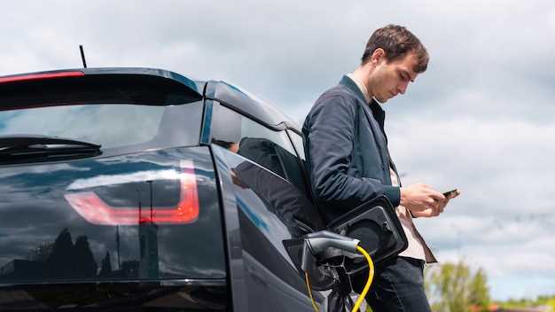 В России значительно снизилась цена на электрокар Porsche Taycan
